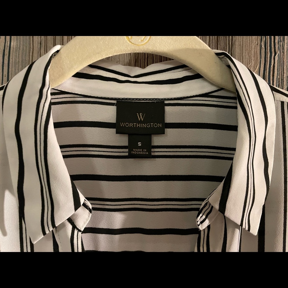 Blouse - Picture 2 of 3